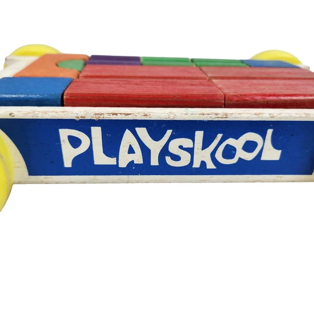 Vtg 70s Playskool Pull Toy Wooden Wagon w Complete Set Of Colorful Wooden Blocks